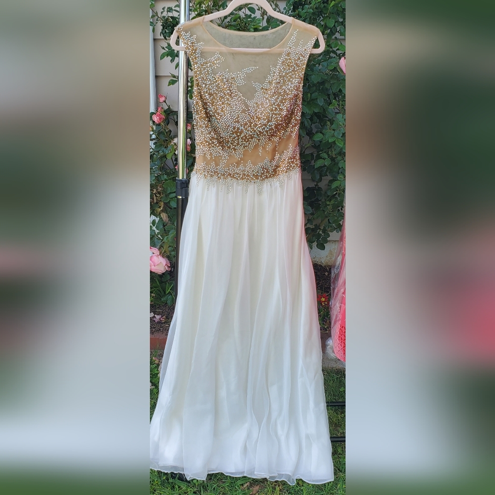Cache formal dress